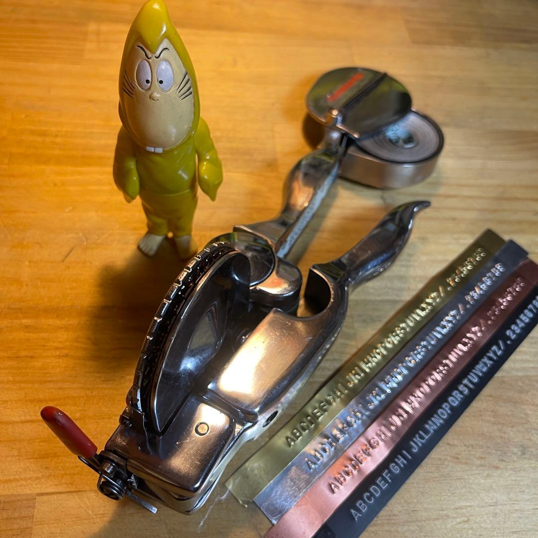 □製品保証□【美品・機関良好】ダイモ DYMO M-2C クローム 181-13 パンチ