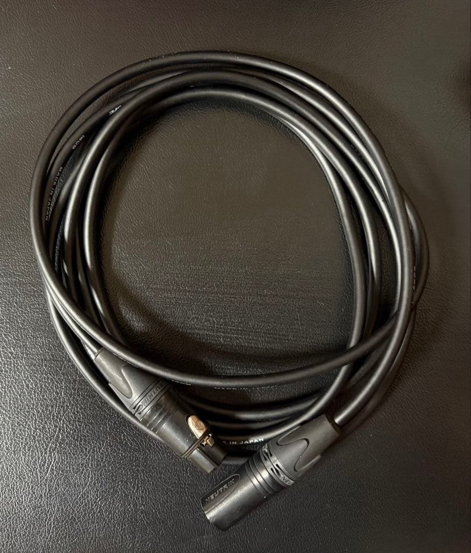 SHURE SM58 定番マイク　ほぼ未使用 付属品完備＋ケーブル付