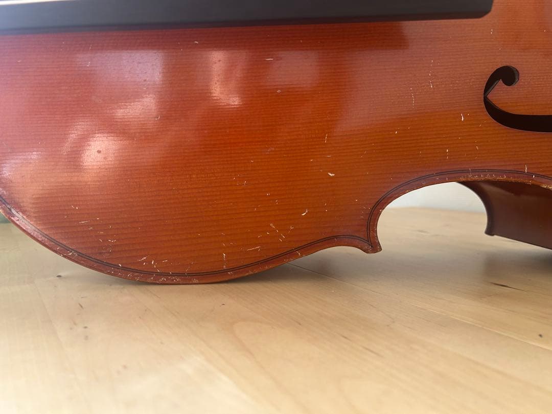 チェロと木製弓、ハードケース付き