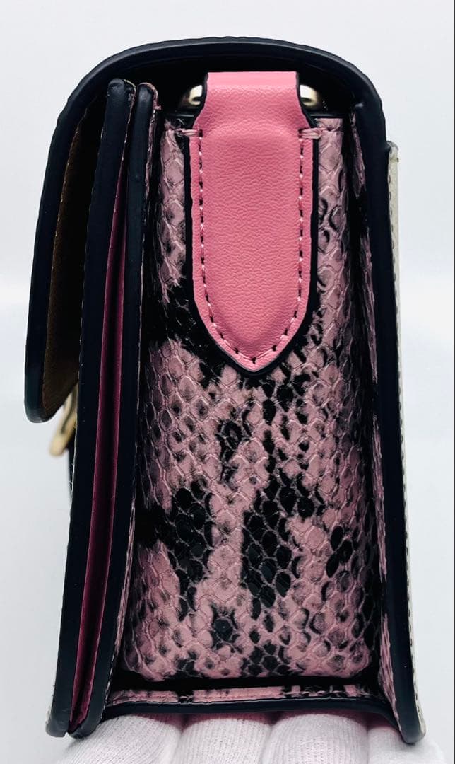 【新品・未使用】COACH シグネチャー ピンク フラップ ショルダーバッグ