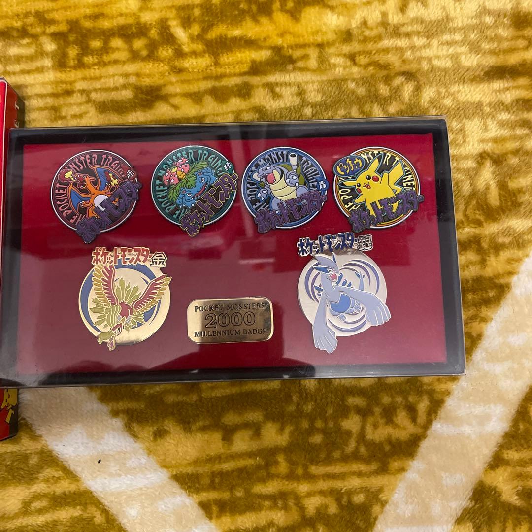 ポケモンセンター東京 3周年記念ピンバッジ &ポケモンミレニアムバッジ