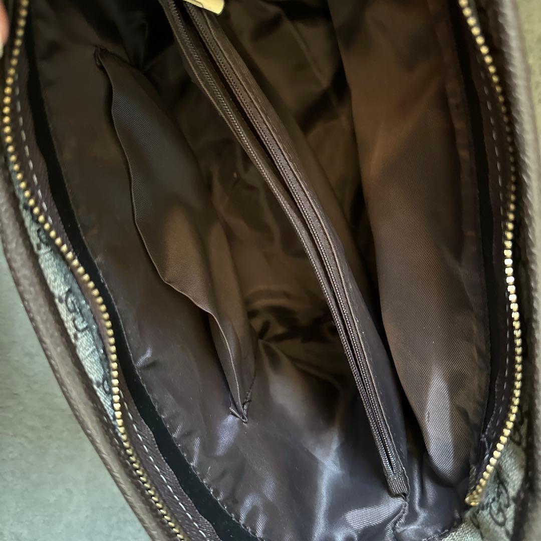 GUCCI GGキャンバス ショルダーバッグ