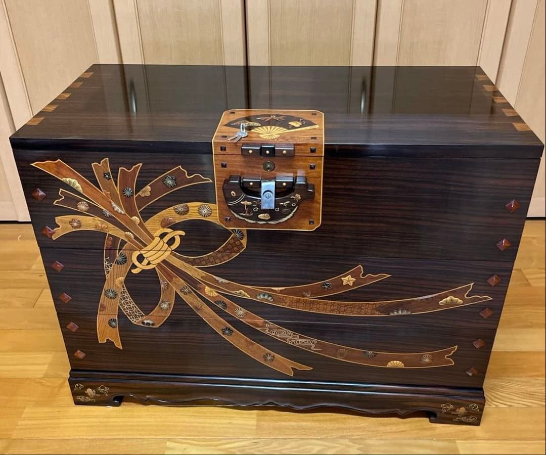 寄木箪笥 木象嵌 3段チェスト サイドボード 整理箪笥 寄木細工 鍵付き ①