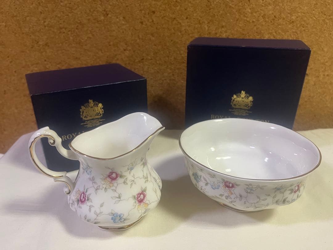 期間限定最終価格 英国パラゴンクリーマー&シュガーボウル大専用箱付