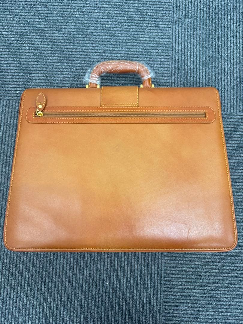 非売品　鍵付き　ラーク　ダレスバッグ　A4収納可　レザー　ブラウン