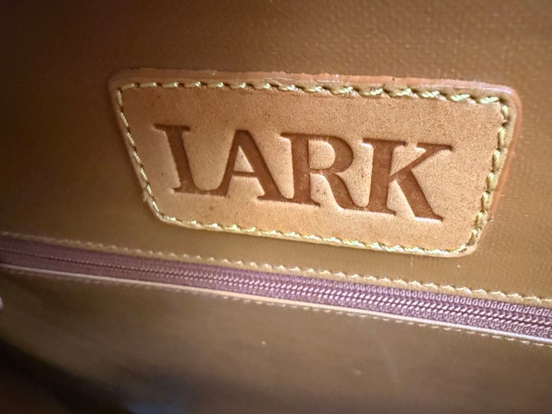 非売品　鍵付き　ラーク　ダレスバッグ　A4収納可　レザー　ブラウン