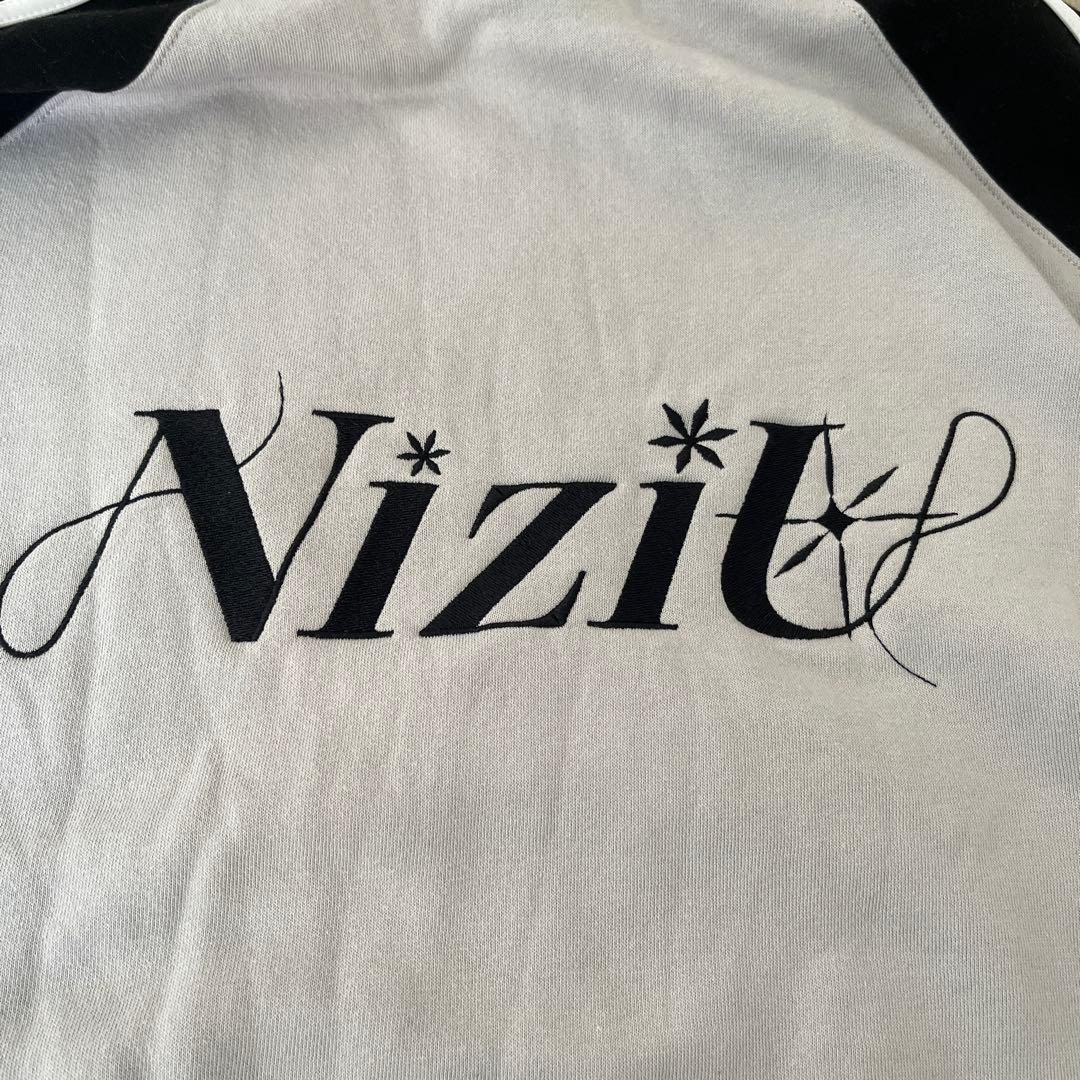 NiziU AWAKE パーカー Mサイズ