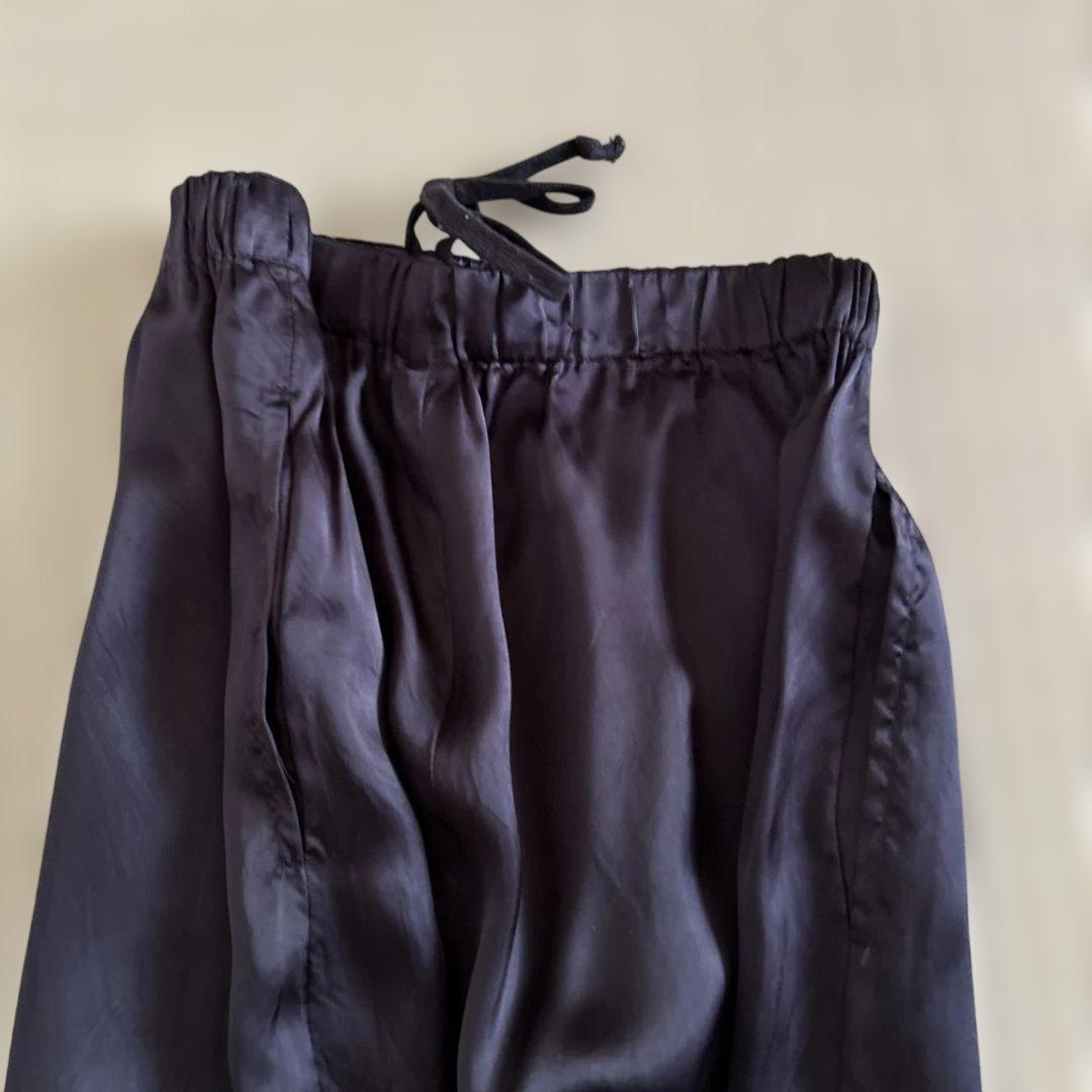 【コム デ ギャルソン】黒サテン サルエルパンMサイズ　レディース