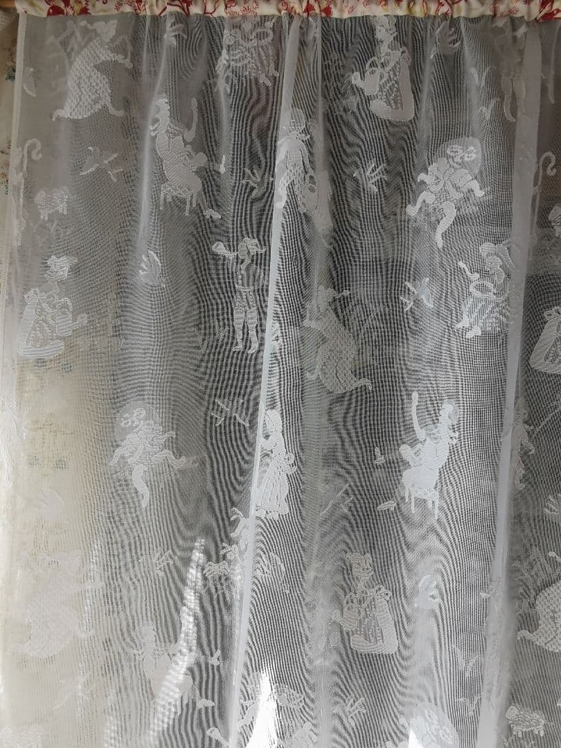 アンティーク お伽話 童話マドラスレースカーテンパネル ナーサリー