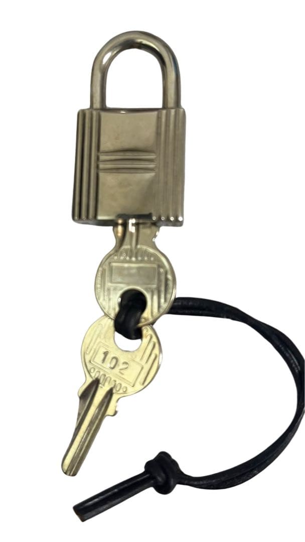 HERMES エルメス カデナ 102番 鍵2本付き