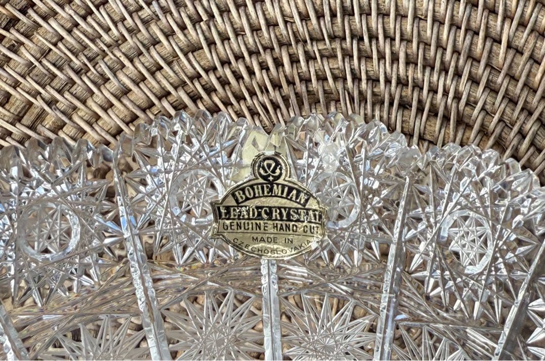 チェコ ボヘミア クリスタル 美しいガラス CRYSTAL エッチング花瓶