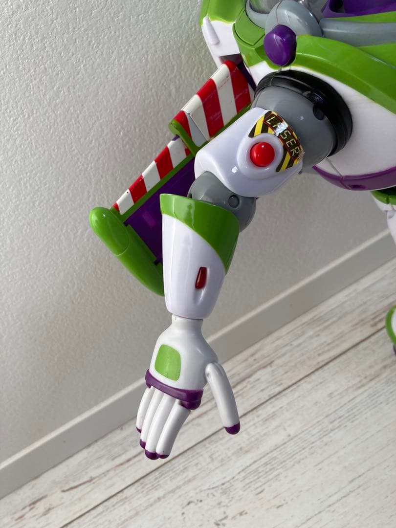 トイストーリー　リアルサイズトーキングフィギュア　ウッディ　バズ　ジェシー