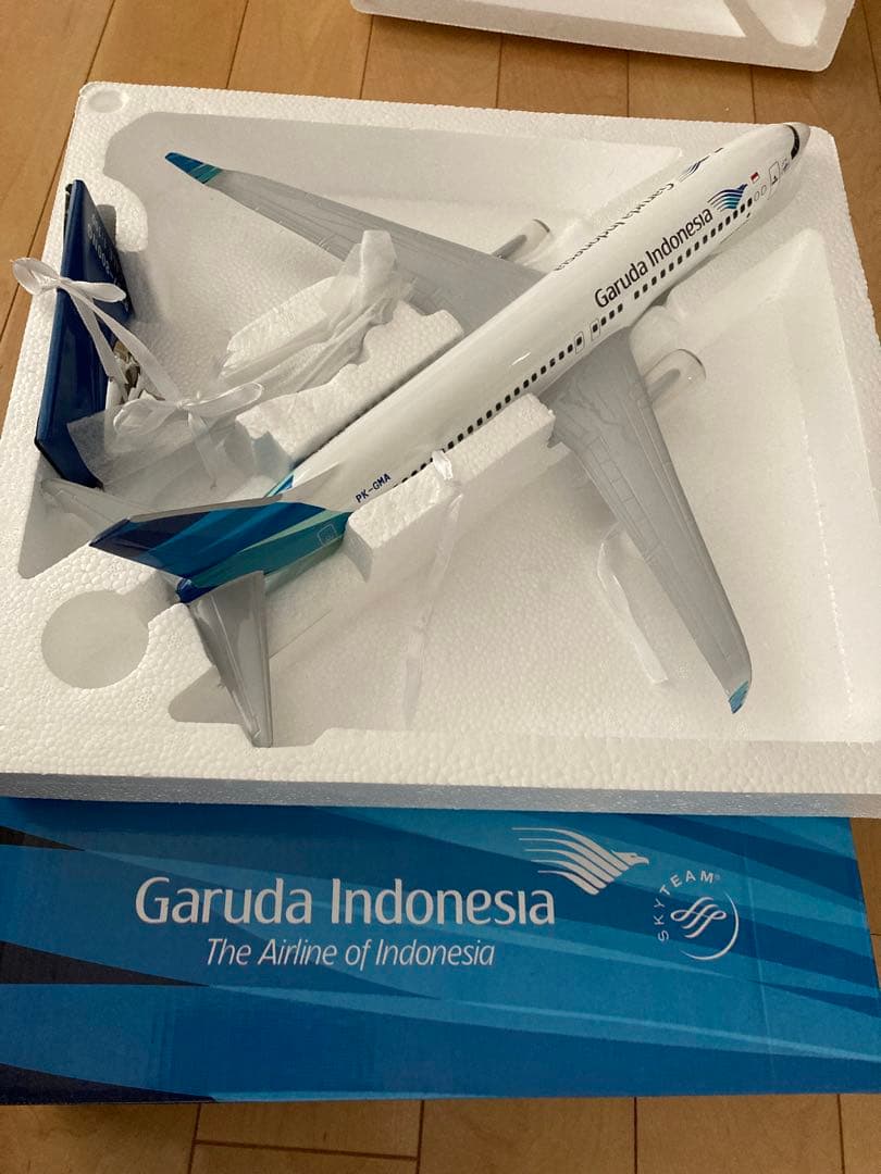 ガルーダ インドネシア 航空機モデル 1/100スケール B737-800NG