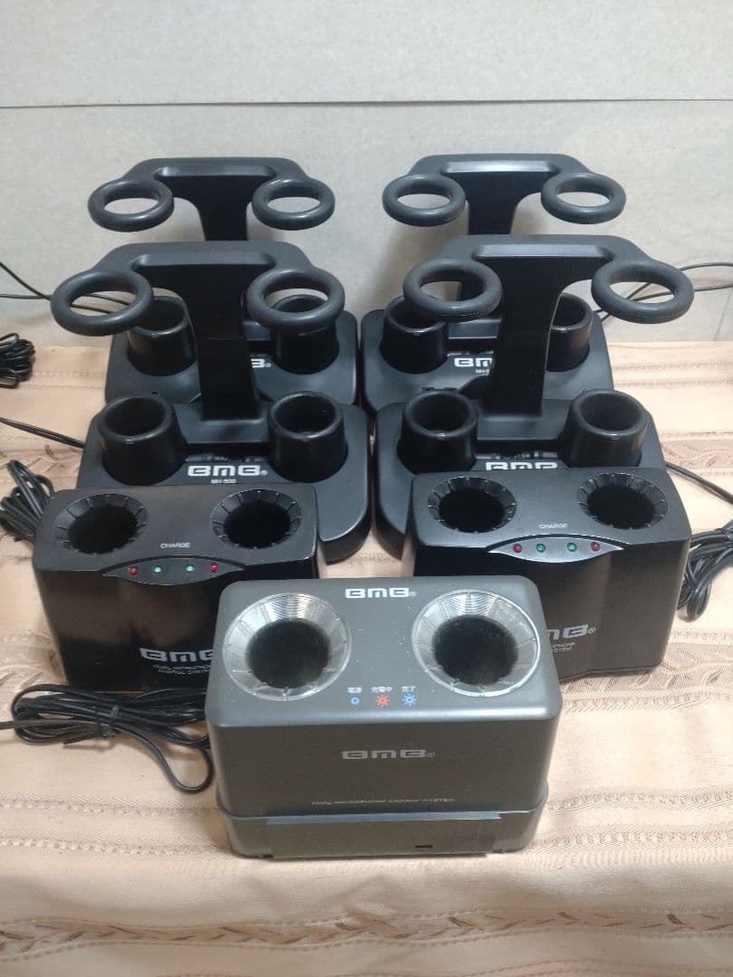 BmBマイク充電器 ワイヤレスマイク用充電器 / MCH-01 | カラオケのオンラインショップ