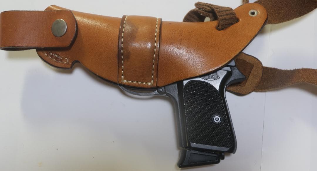 貴重 自動拳銃用（ワルサーPPK・モーゼルHSC等）革製ショルダー