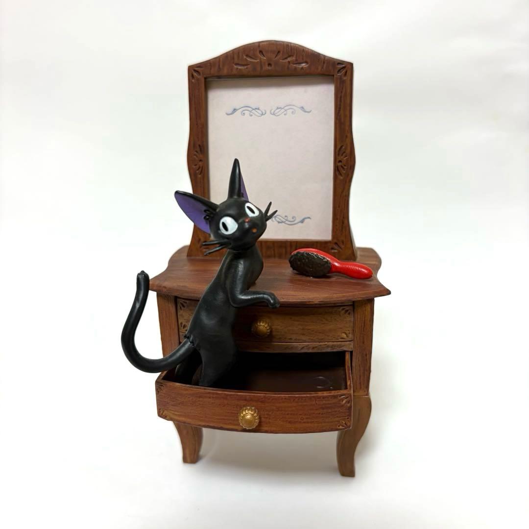 2014年 魔女の宅急便カレンダー アンティークドレッサー