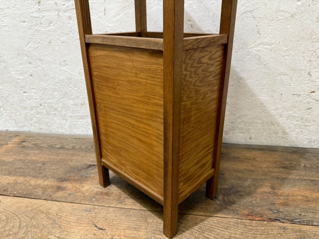 1178 小ぶりなサイドテーブル 陳列台 展示台 花台 古家具 レトロ 和モダン