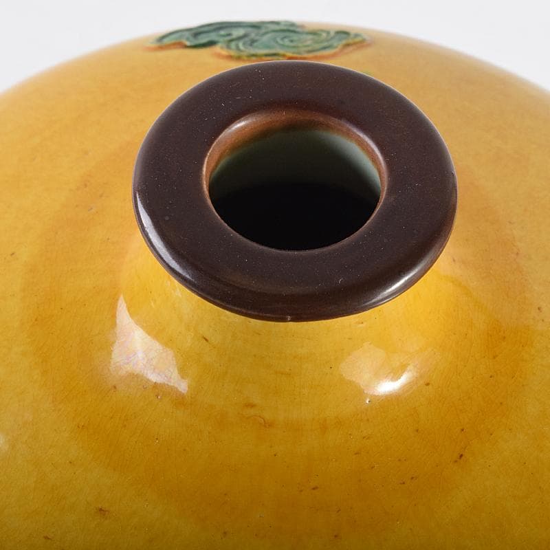 中国　黄地　貼雲龍文　梅瓶　時代箱付　M　R8821B