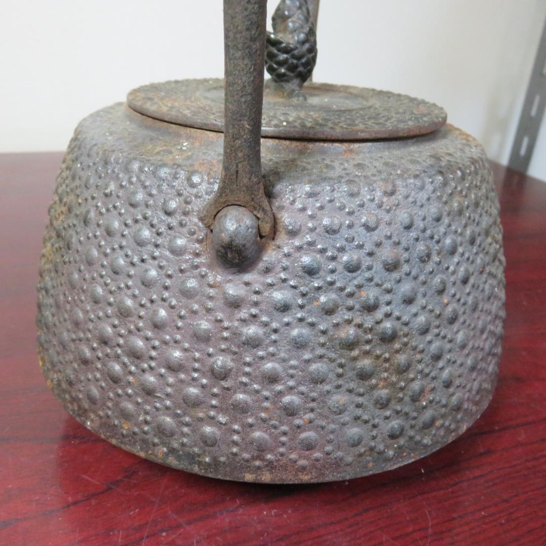 鉄瓶 鋳物 岩鋳 亀甲 錆あり 急須 茶道具 茶器 やかん 銘 岩鋳の商品