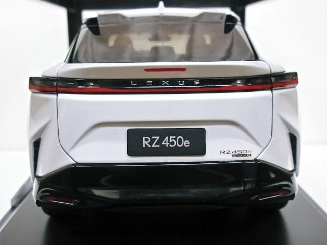 1/18 レクサス RZ 450e ミニカー　模型　完成品　展示台付き　ホワイト