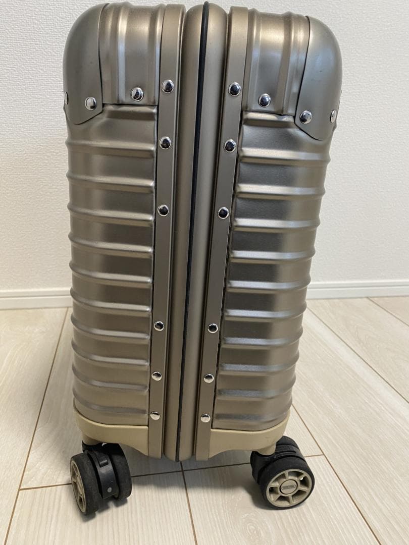 超レア！！RIMOWA リモワ トパーズ チタニウム ビジネストロリー 4輪