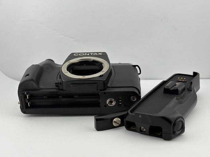 ☆美品 訳アリ☆コンタックス ST ボディ / バッテリーホルダー p-7