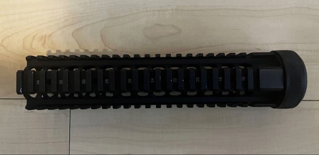 実物ラルーLarue Tactical ハンドガード 東京マルイ　EVOLT