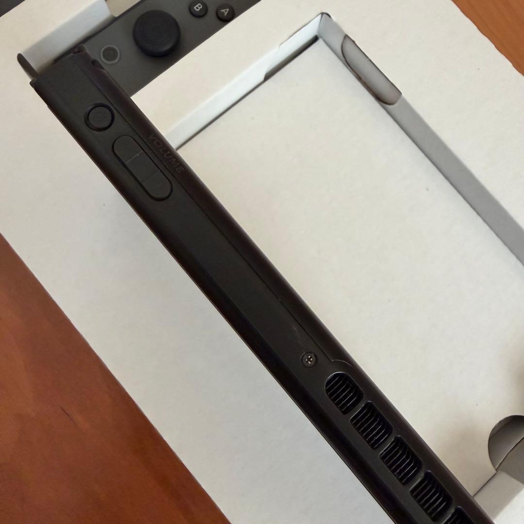 Nintendo Switch 初期型 赤箱