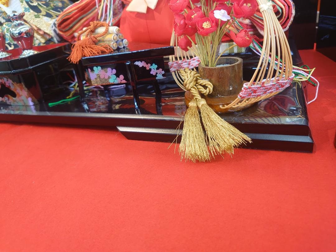 ●新品おひなさま●　金襴衣装飾り　落とし屏風スタイル　フルセット