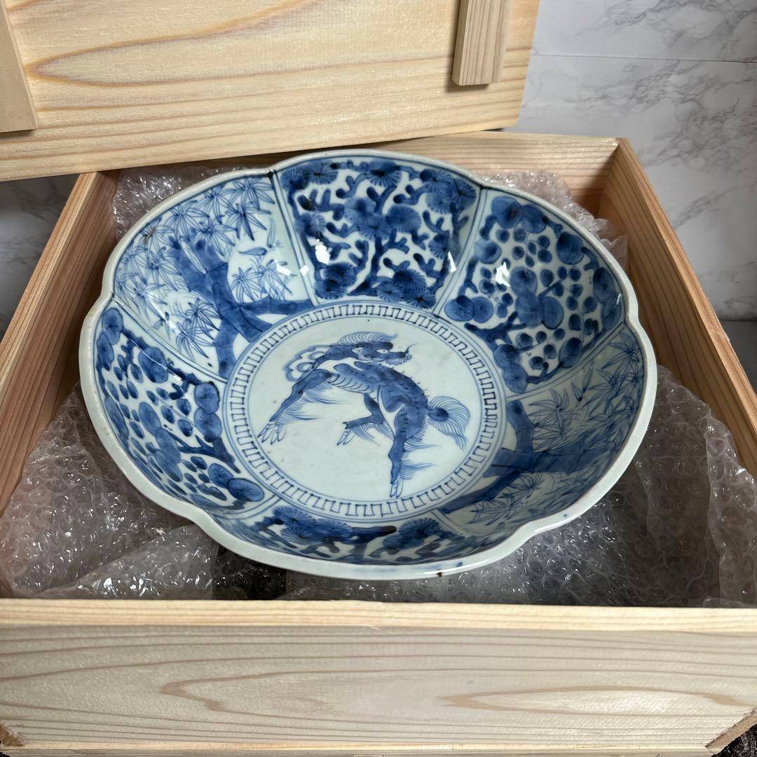 藍柿右衛門、染め付け麒麟図、大輪花深鉢。