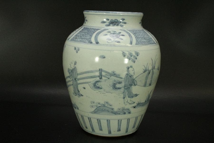 中国美術 青花 染付 人物紋 壷 高23.5cm(LC642)