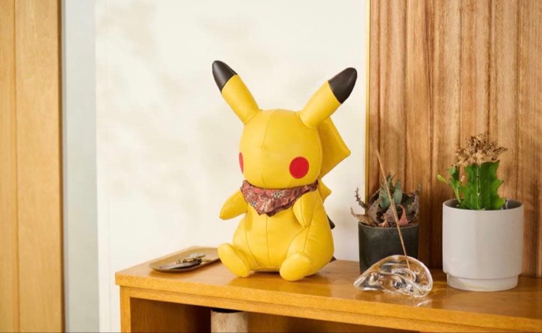 本革のピカチュウ Run Run ! Desert - メルカリ