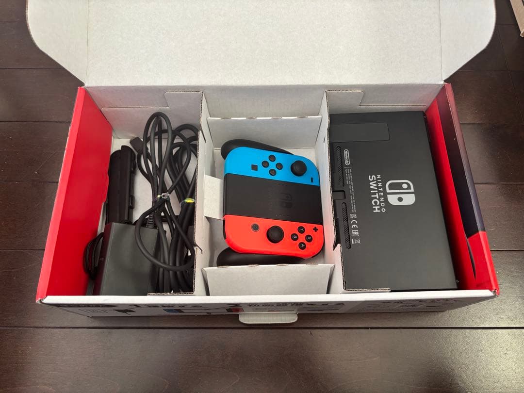 Nintendo Switch 本体（ネオンブルー/ネオンレッド）