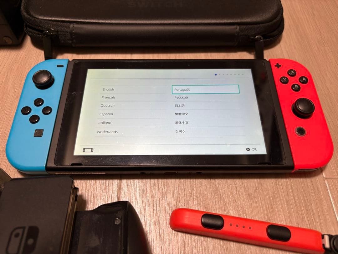 Nintendo Switch 本体 各種備品・64GBメモリ・ケース付
