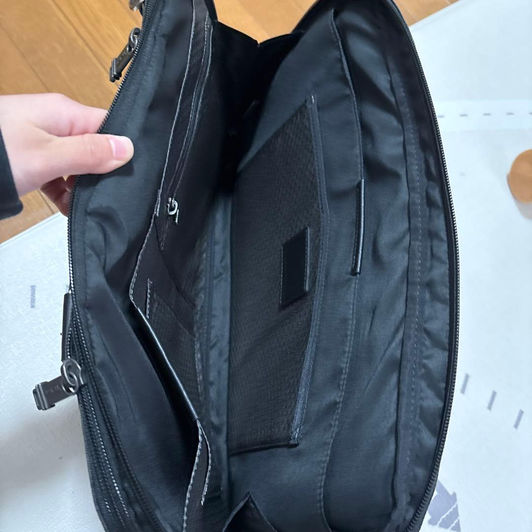 TUMI ブラック ビジネスバッグ