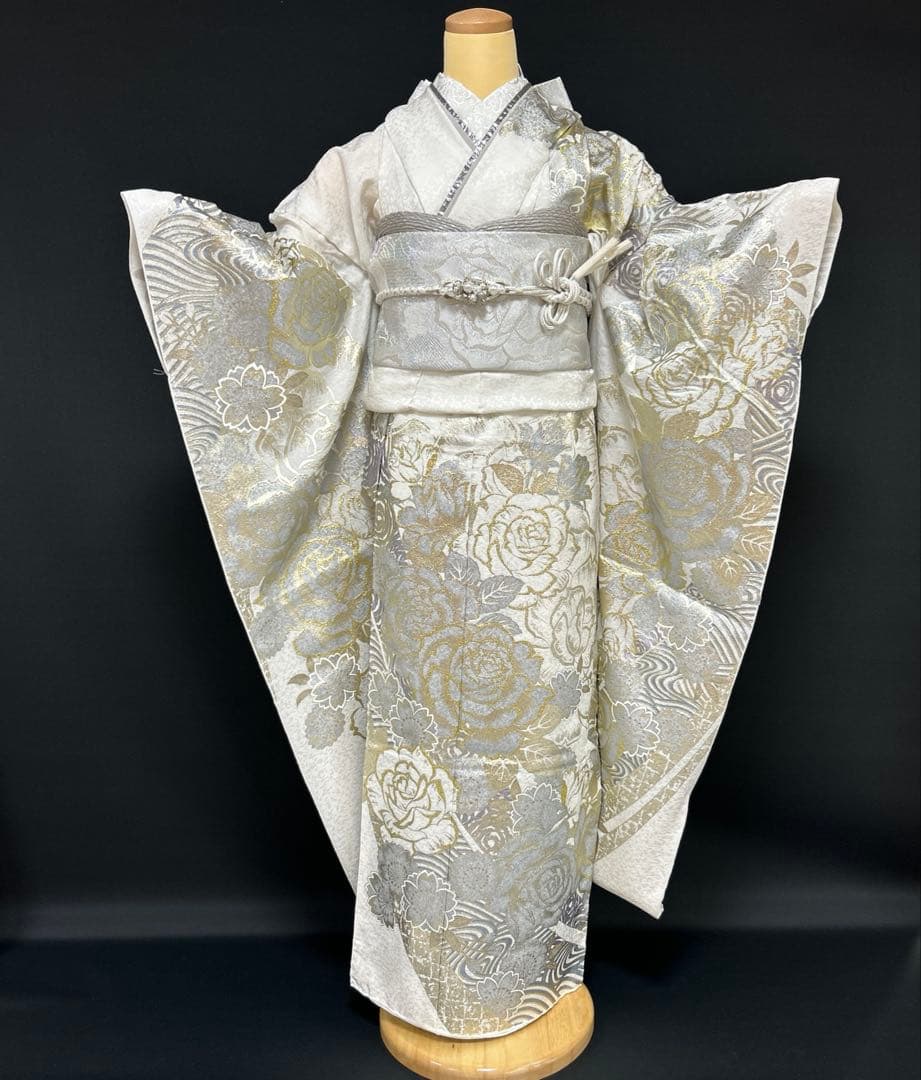 振袖 白地金彩銀彩薔薇 振袖単品未仕立て