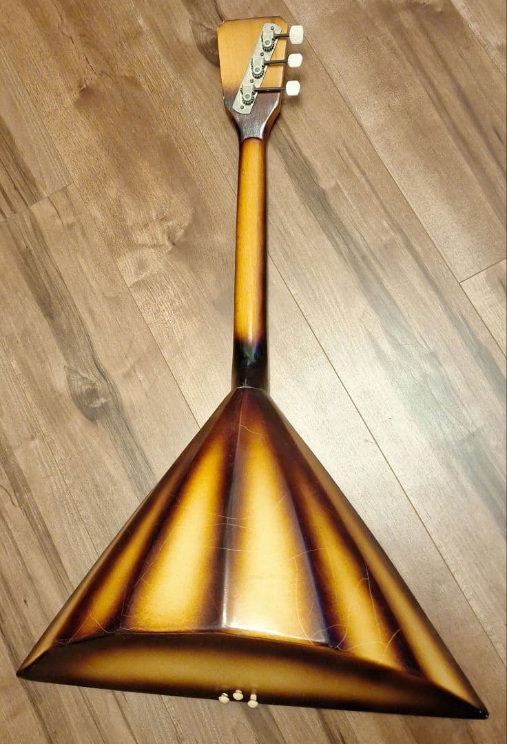 バラライカ (ロシアの民族楽器)