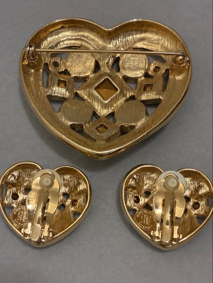 GIVENCHYジバンシー ヴィンテージ ハートブローチ＆イアリングセット