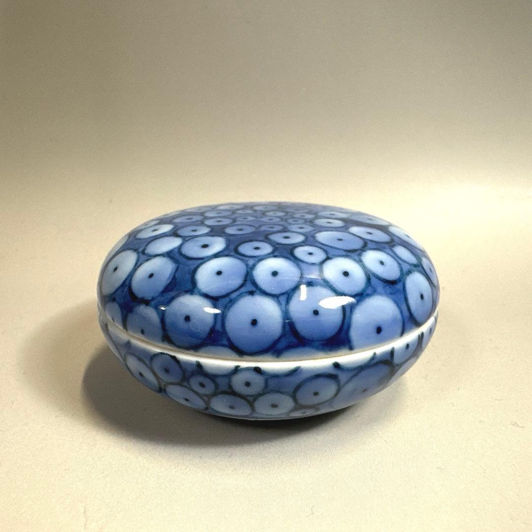 茶道具 十三代 酒井田柿右衛門 古代染付 水玉文様 香合