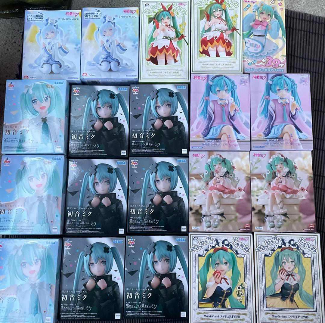 プライズフィギュアまとめ売り 8種類20体初音ミク