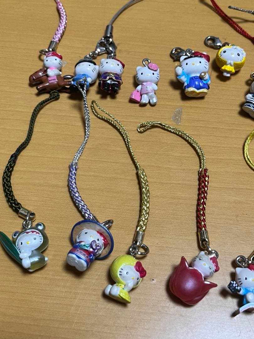 used★サンリオ　ハローキティ　ご当地　根付け　ストラップ　まとめ