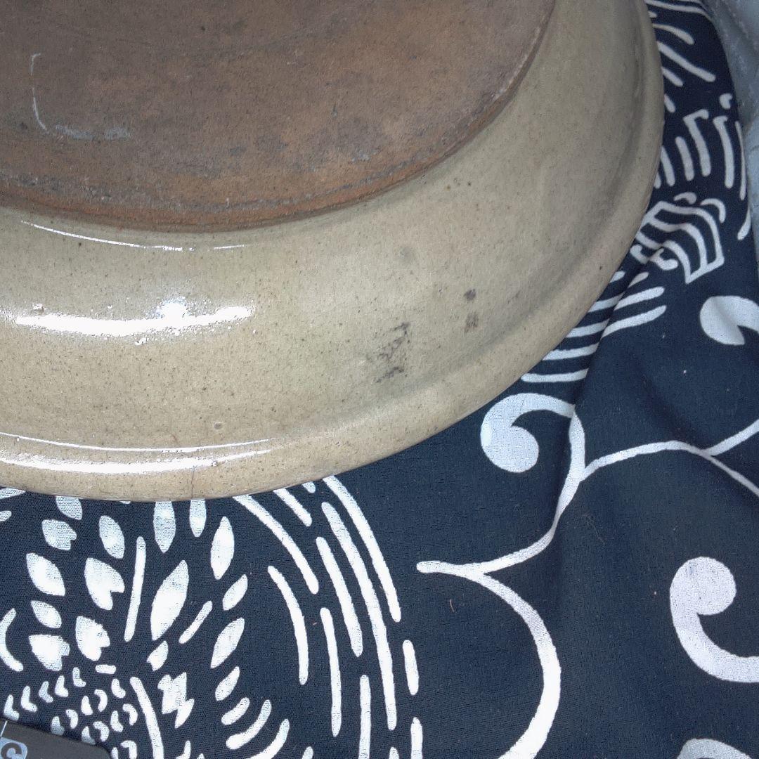 骨董３ 花模様の陶器の皿