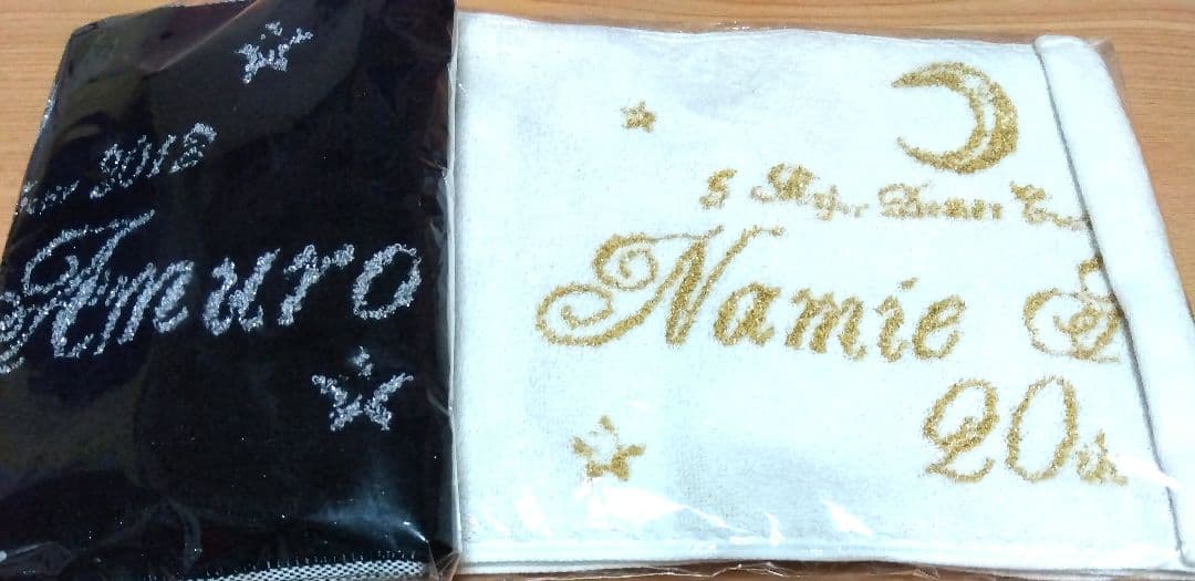 安室奈美恵2012年 20周年ライブ マフラータオル（2枚）新品 - メルカリ