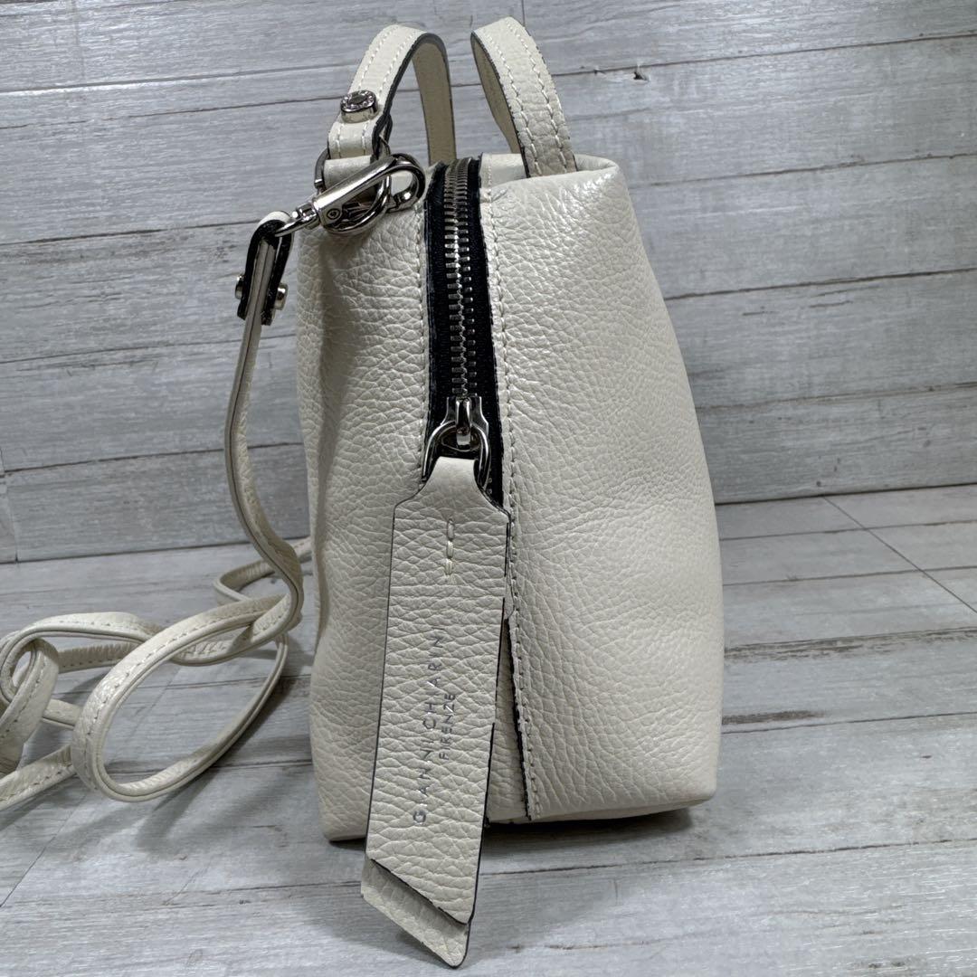 GIANNI CHIARINI アリファ M ショルダーバッグ ホワイト レザー