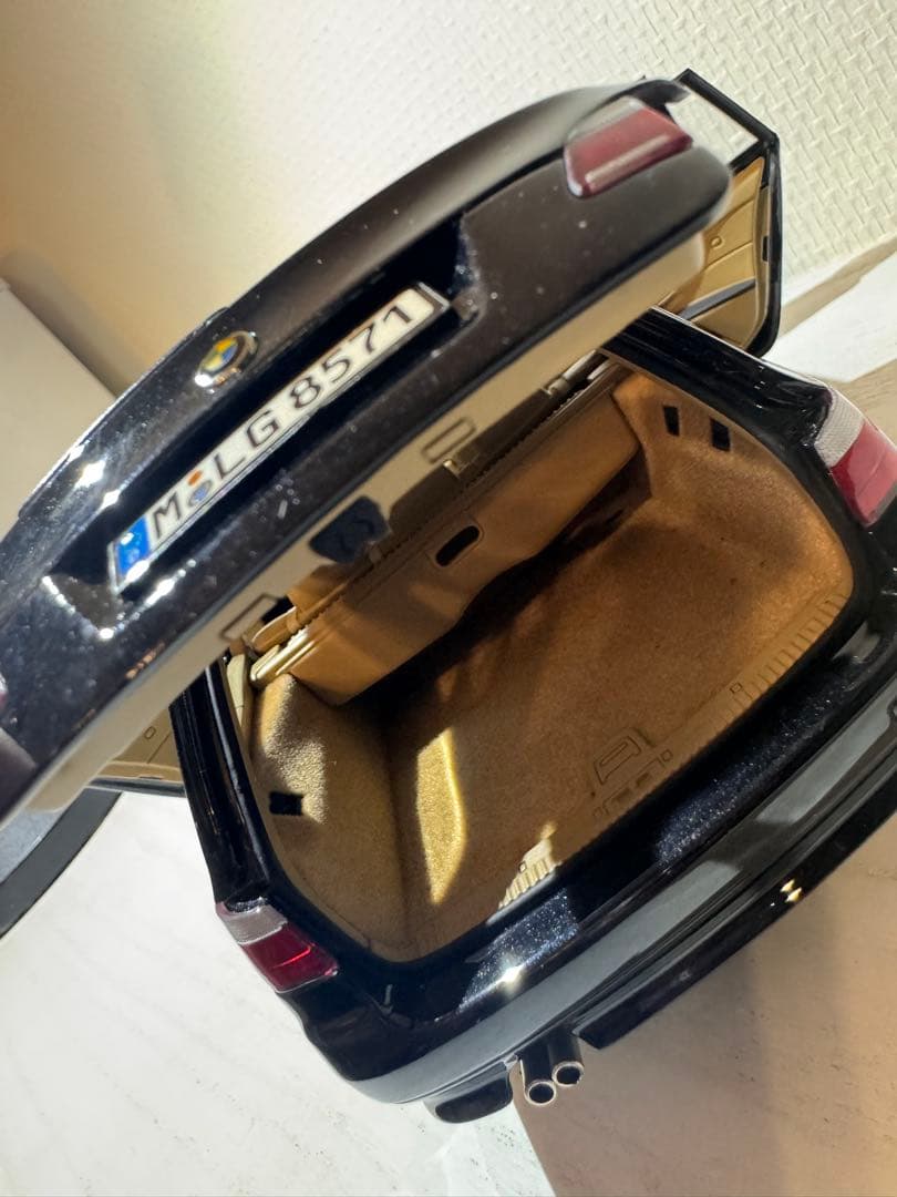 BMW 5シリーズ ツーリング ミニカー ブラック