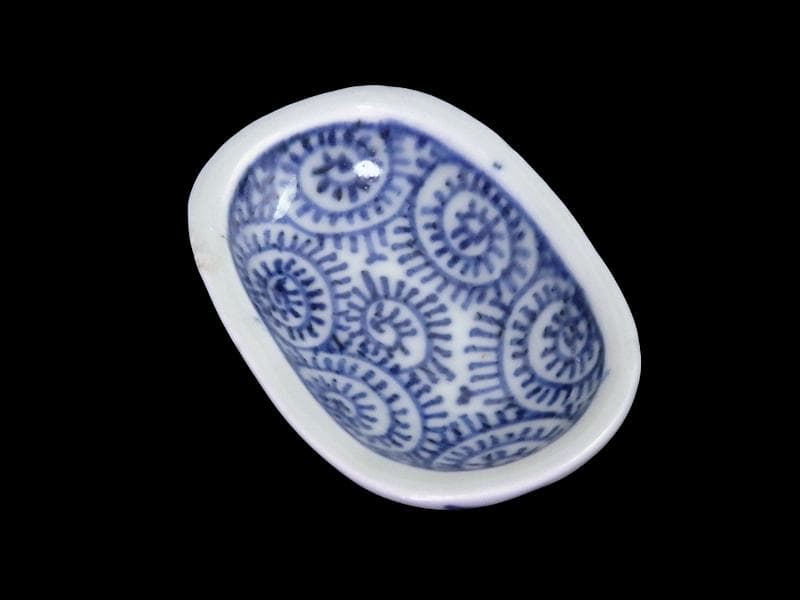 古伊万里　染付　蛸唐草の図　楕円豆皿　珍品　E498AS-CTw