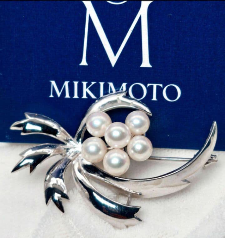【美品 最高級!!】ミキモト ブローチ パール フォーマル 6珠 皇室御用達 美品 最高級!!】ミキモト ブローチ パール フォーマル 正規品 皇室