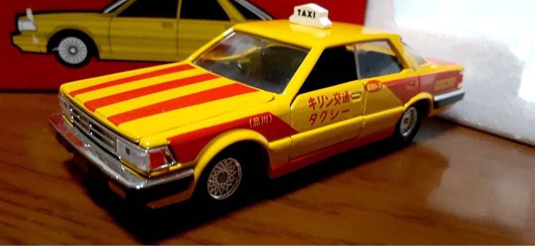 トミカ　ダンディ　 日産　グロリア　タクシー　DJ-014 1/43