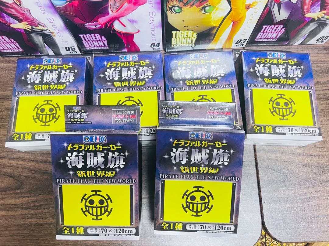 TIGER & BUNNY フィギュア全12体セットワンピース旗6セット
