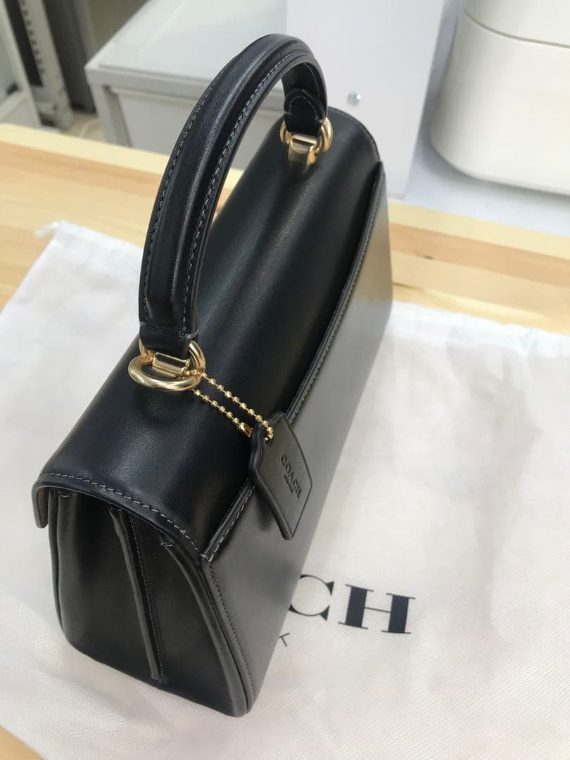 特売　【新品未使用】Coach 黒 レザー ハンドバッグ